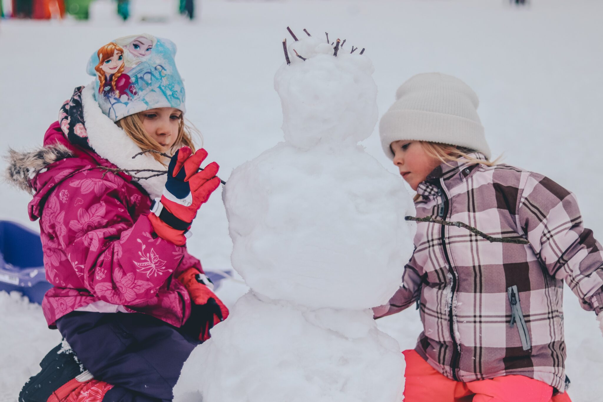 montagna con bambini inverno